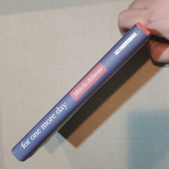 2/$8 📚 Mitch Albom For One More Day set - Picture 4 of 13